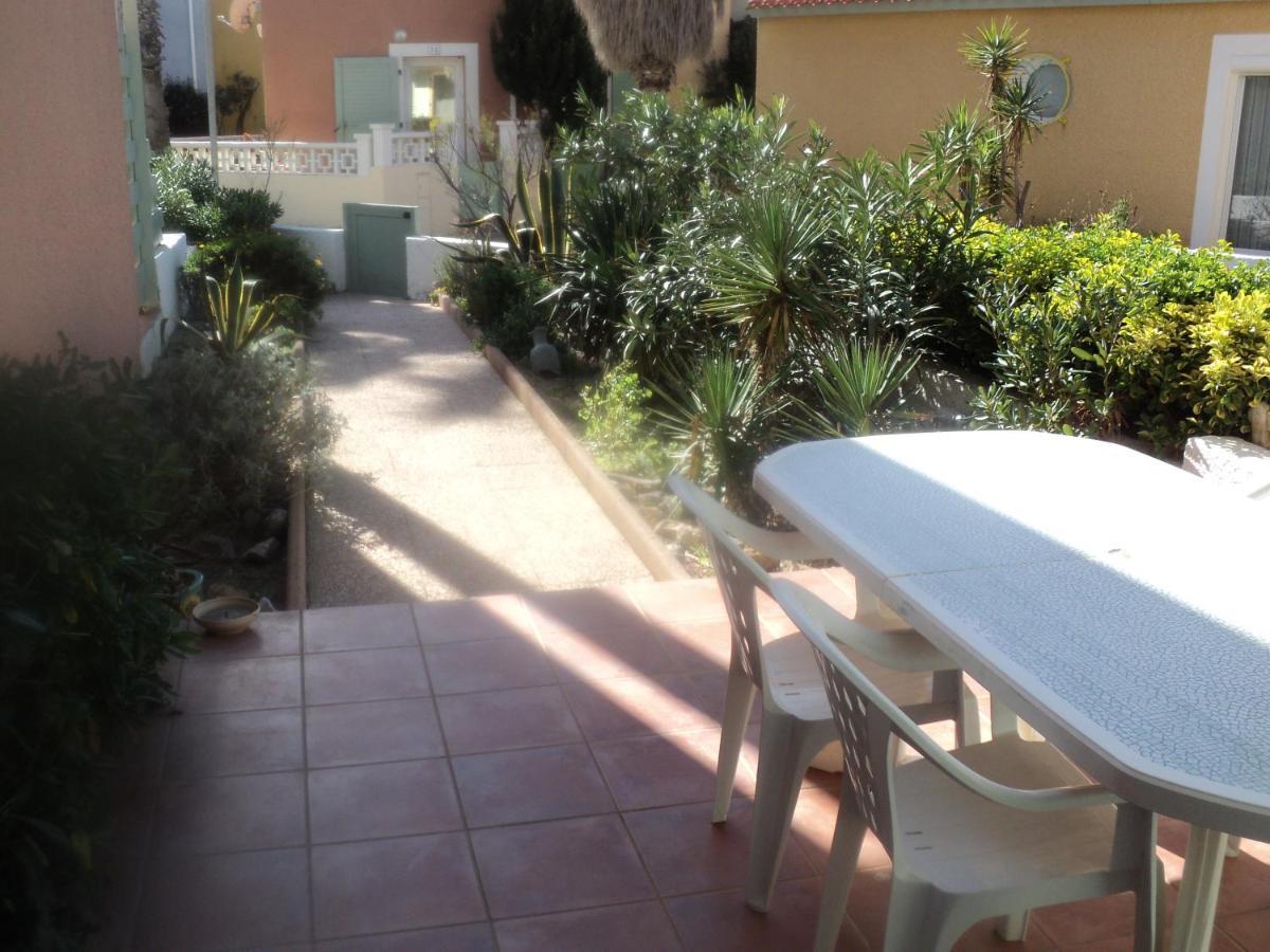 Charmante Villa Dans Village Naturiste 勒卡特 外观 照片