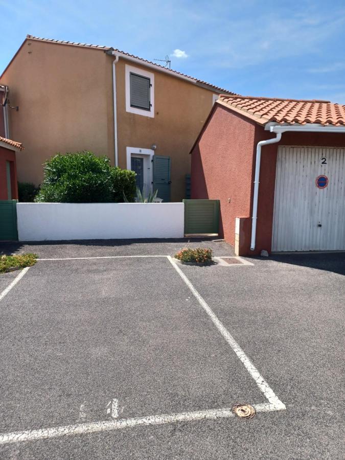 Charmante Villa Dans Village Naturiste 勒卡特 外观 照片