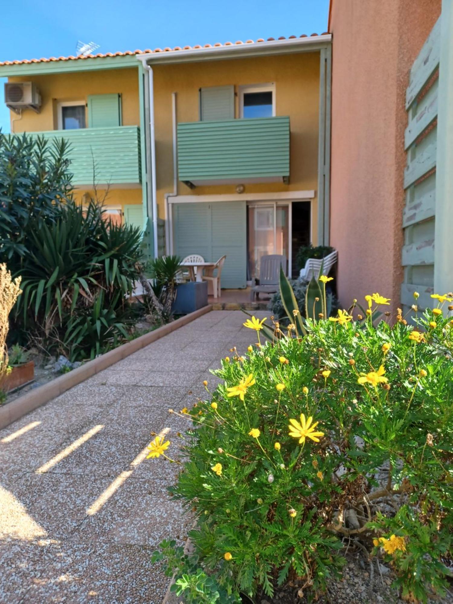 Charmante Villa Dans Village Naturiste 勒卡特 外观 照片